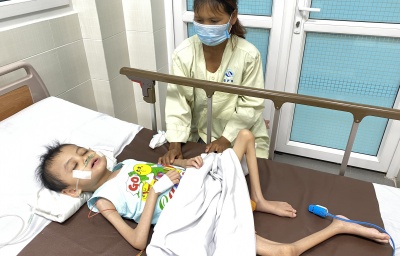 (TH28) GIÚP ĐỠ CHÁU BÉ 10 TUỔI BỊ BẠI NÃO, NHIỄM TRÙNG HUYẾT, SUY DINH DƯỠNG NẶNG